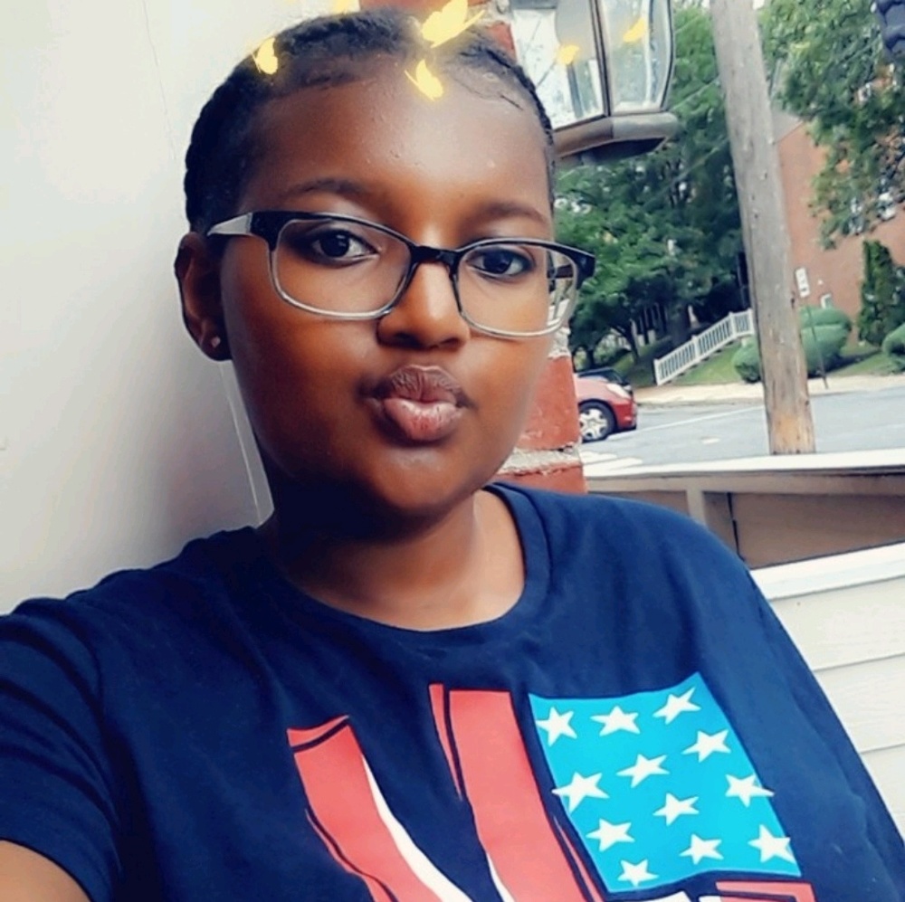 Meet your Posher, Nyana